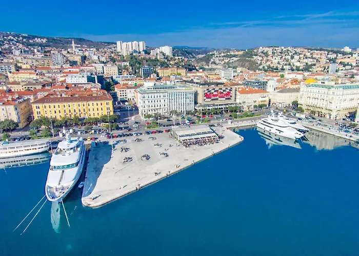With Parking Space - 18298 Apartament Rijeka